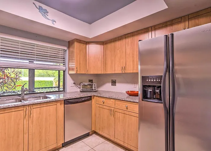 Jensen Beach Home With Pool Access Less Than 1 Mi To Beach!