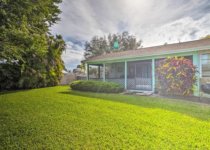Jensen Beach Home With Pool Access Less Than 1 Mi To Beach!